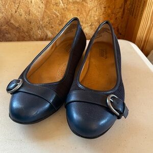 Croft and Barrow Ortholite Comfortable Navy Flats with Buckle Detail